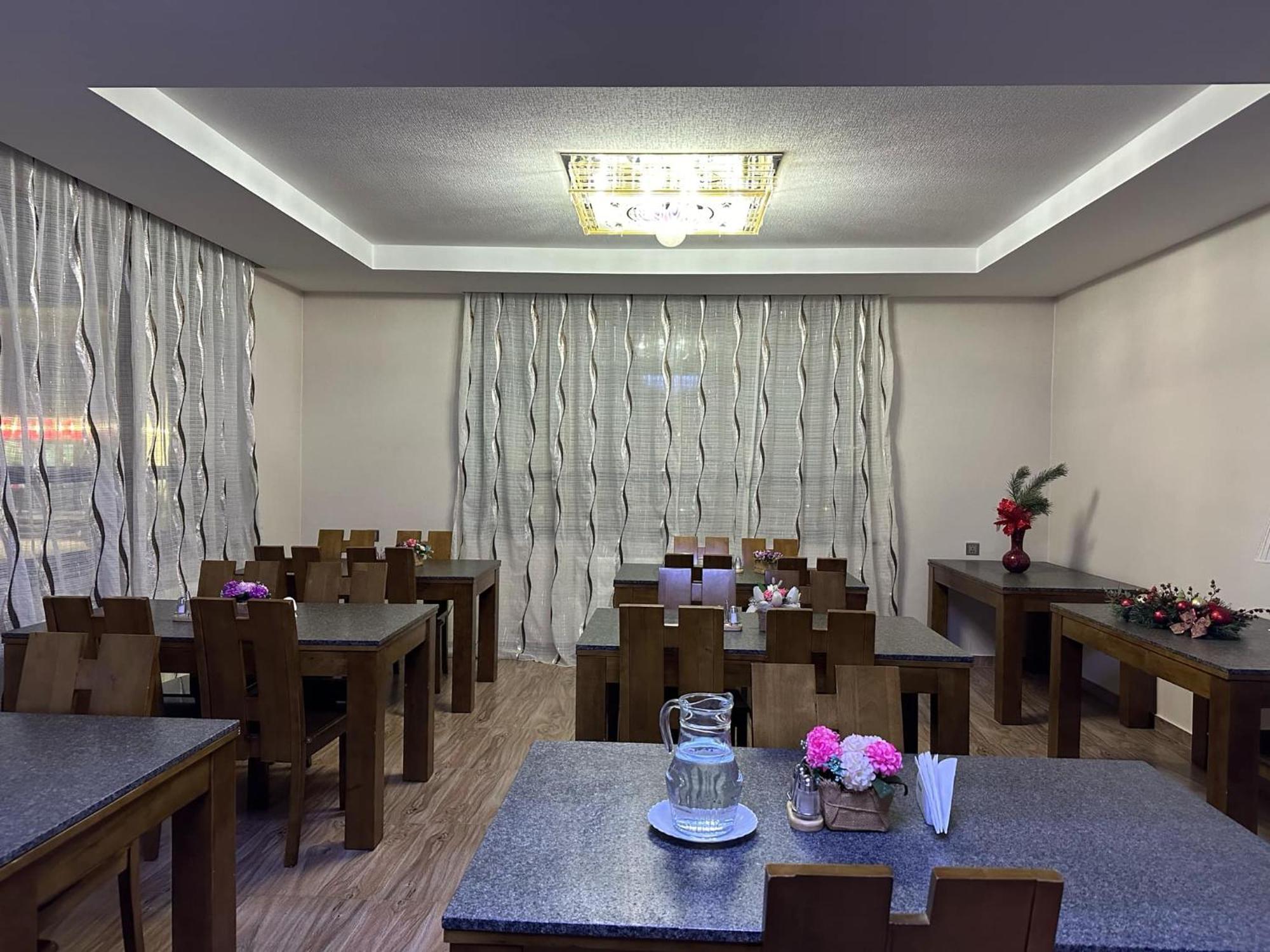 Hotel In Bakoerjani Buitenkant foto