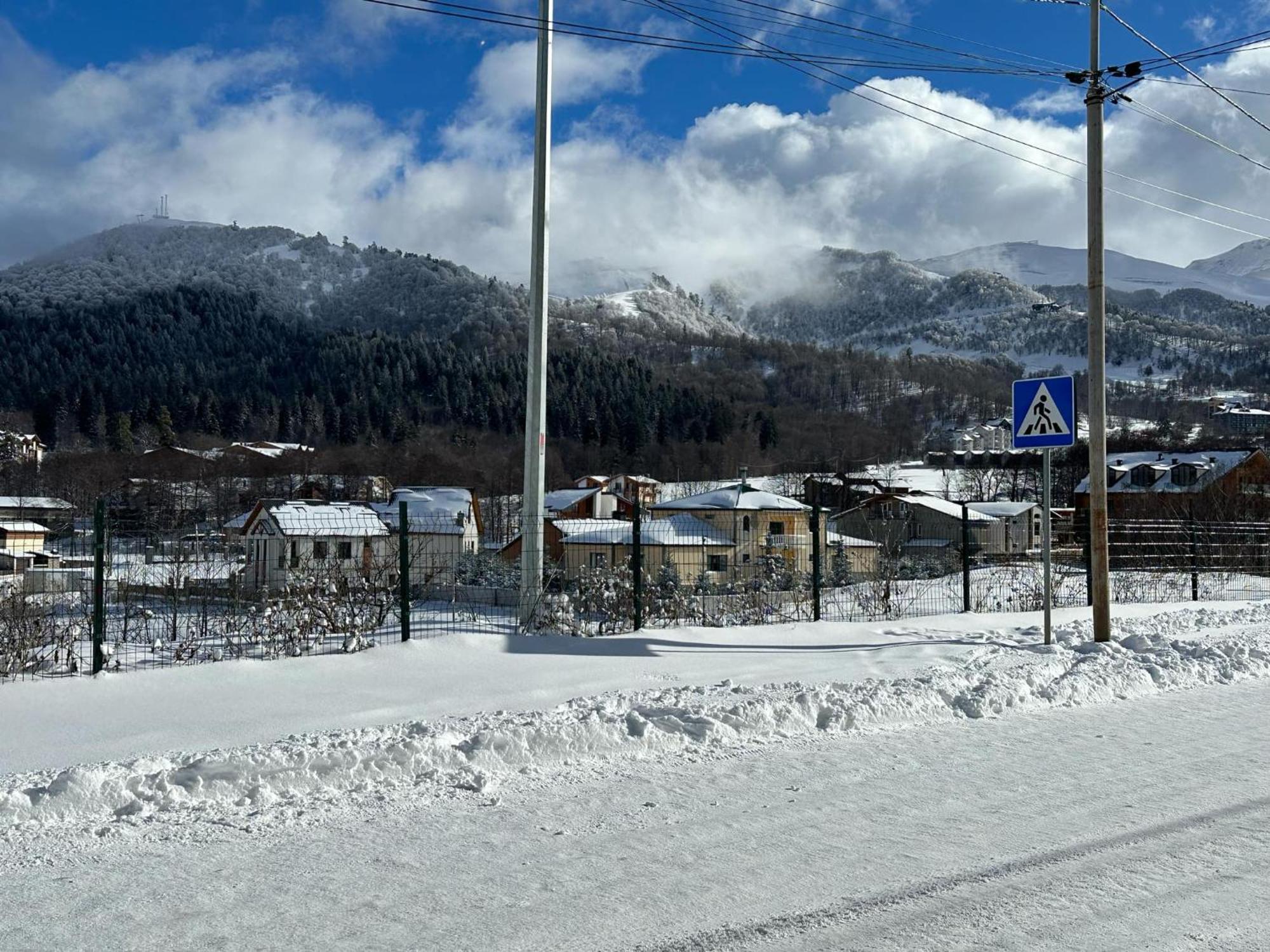 Hotel In Bakoerjani Buitenkant foto