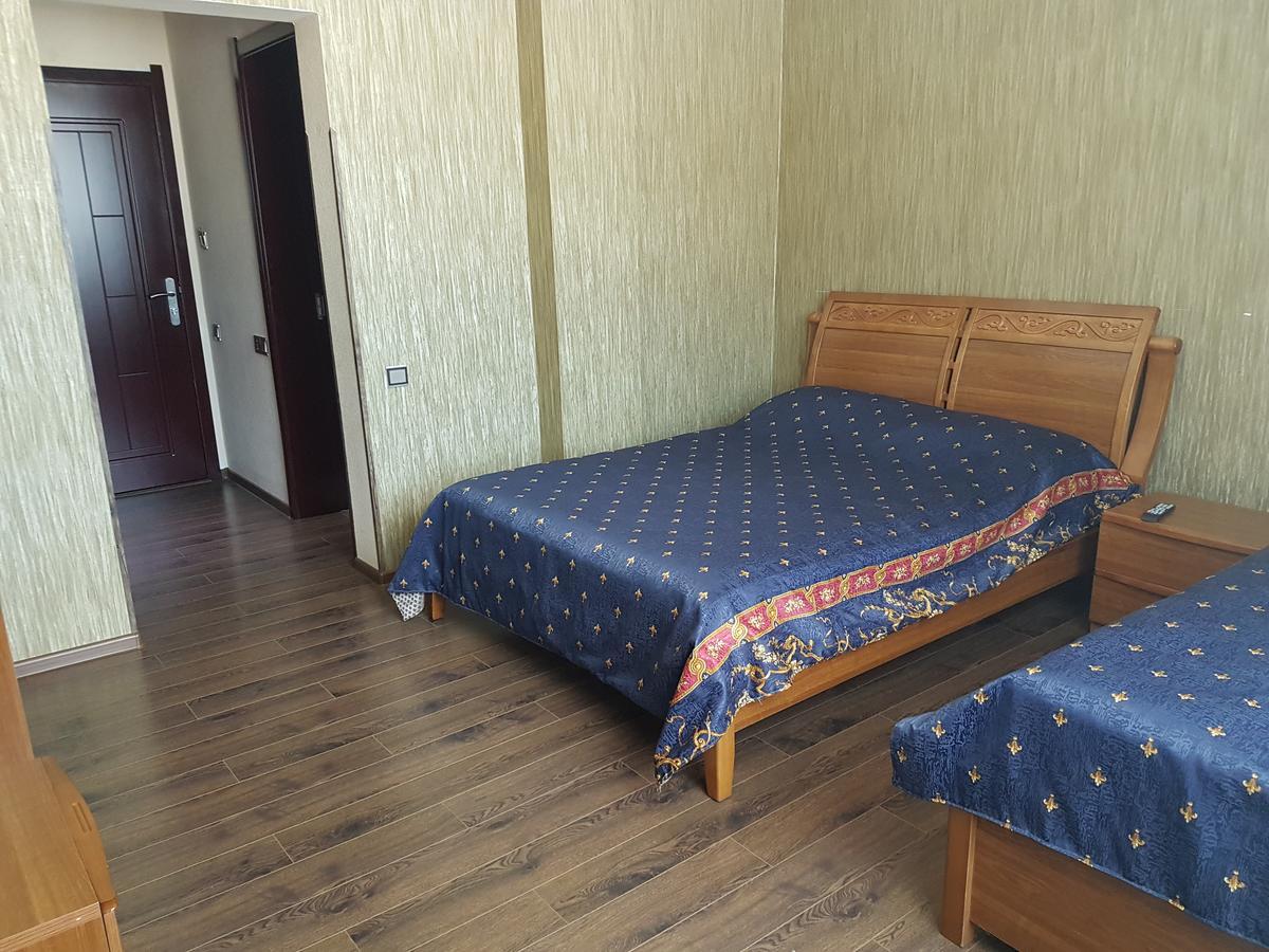 Hotel In Bakoerjani Buitenkant foto